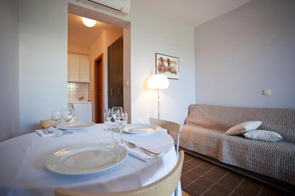Apartments Villa Cizmic Baška Voda Стая снимка