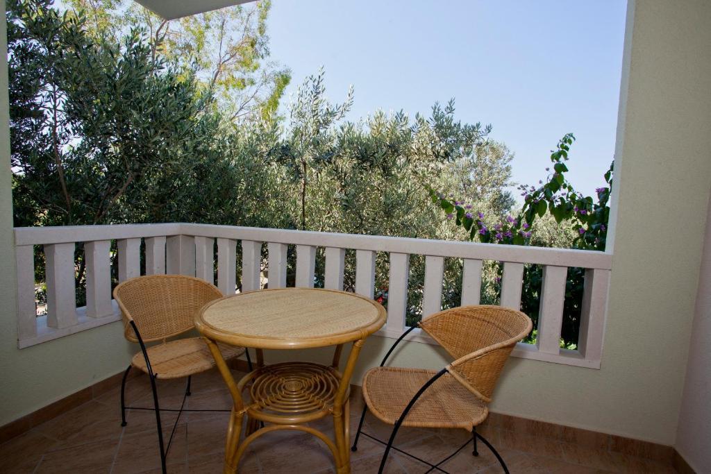 Apartments Villa Cizmic Baška Voda Стая снимка